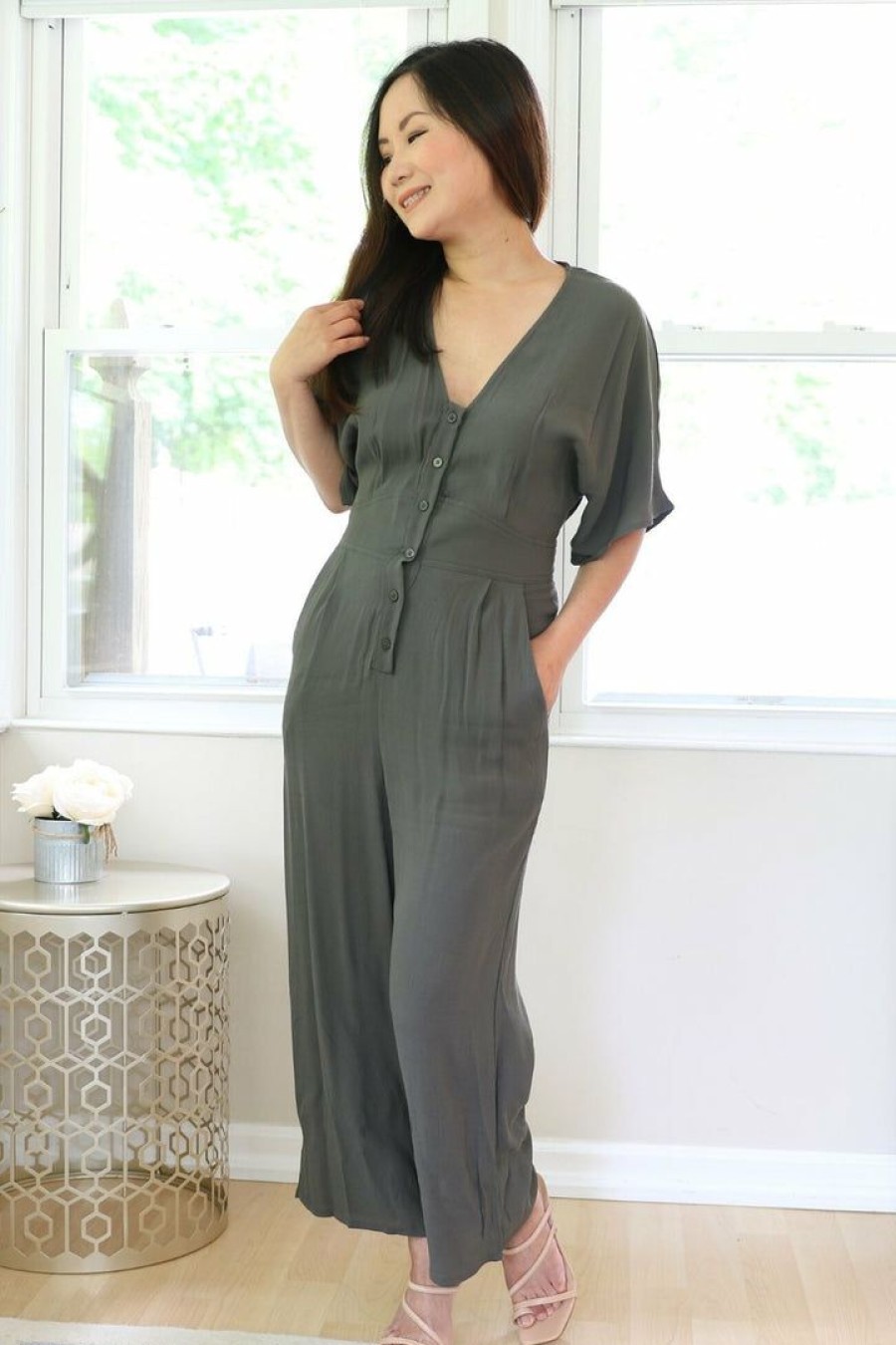 Jumpsuits & Rompers * | Collective Rack New Arrivals Petite V Neck Fitted Wide Leg Jumpsuit (Olive)