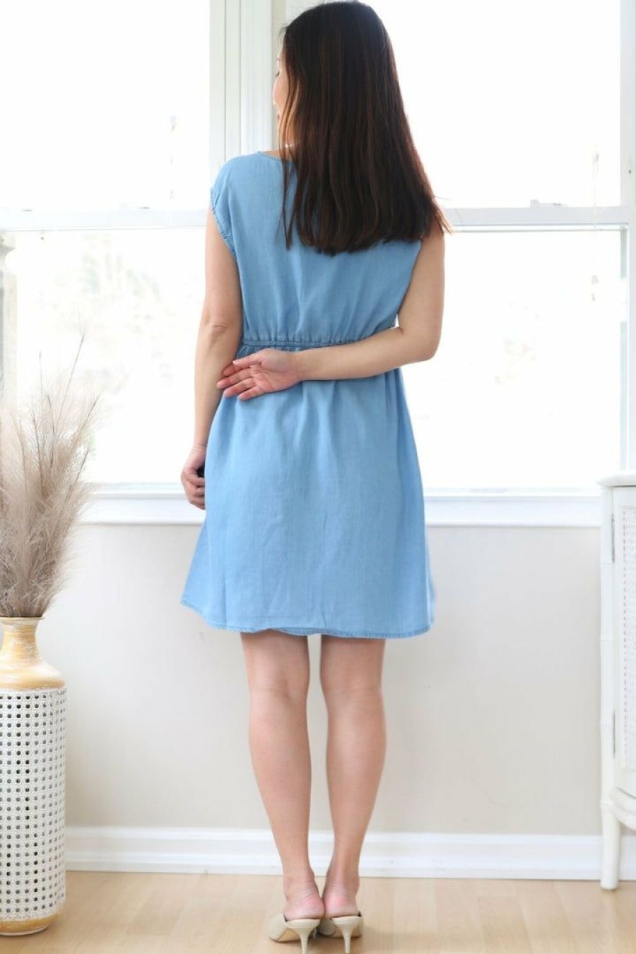 Dresses * | 2Ne1 Apparel New Arrivals Petite Sleeveless Chambray Dress