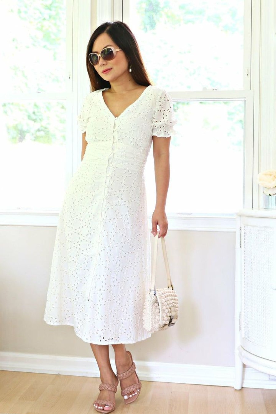 Dresses * | Paper Crane Dresses Petite V Neck White Cotton Eyelet Midi Dress