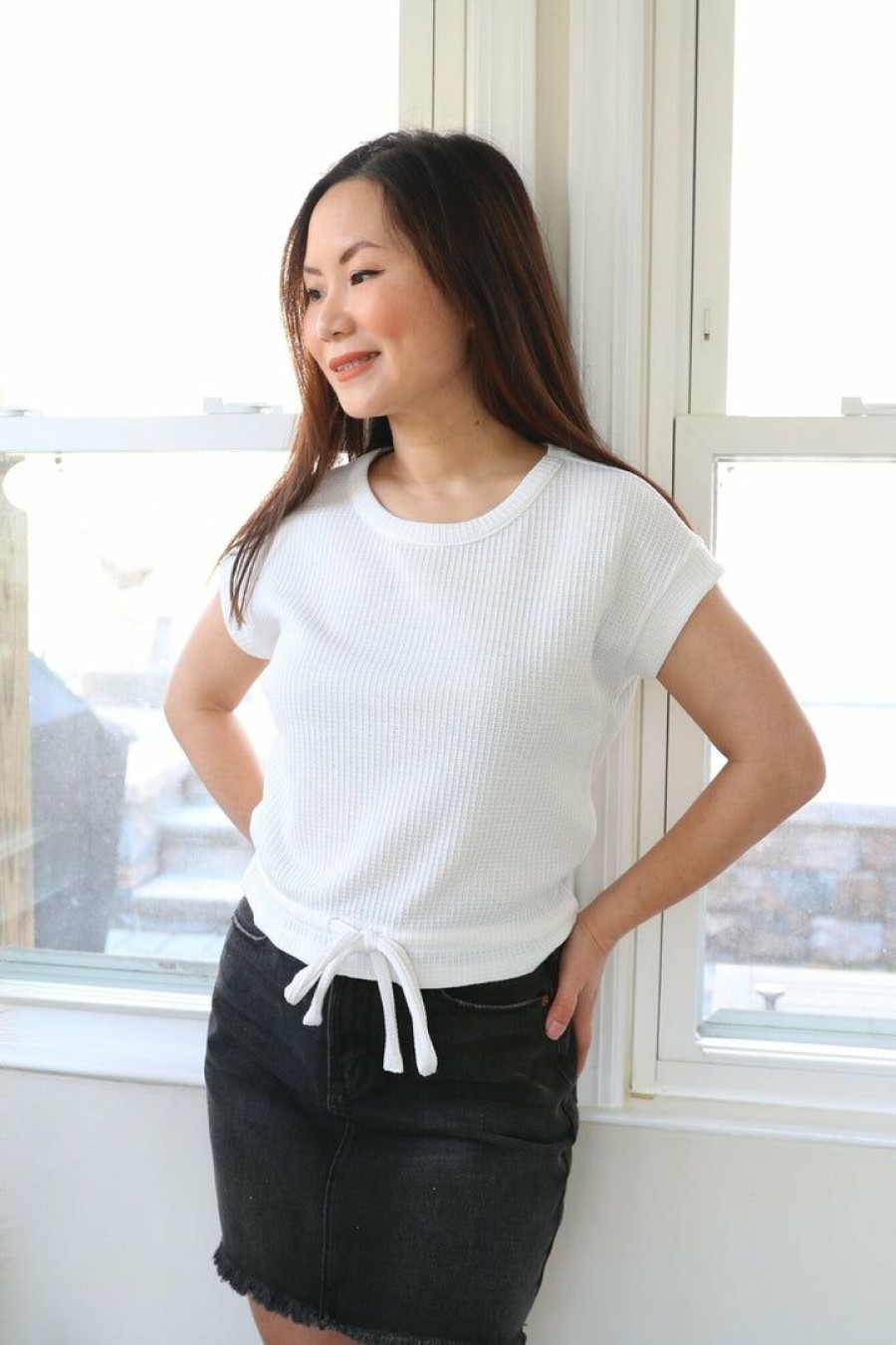 Tops & Sweaters * | Paper Crane Petite Round Neck Top (White)