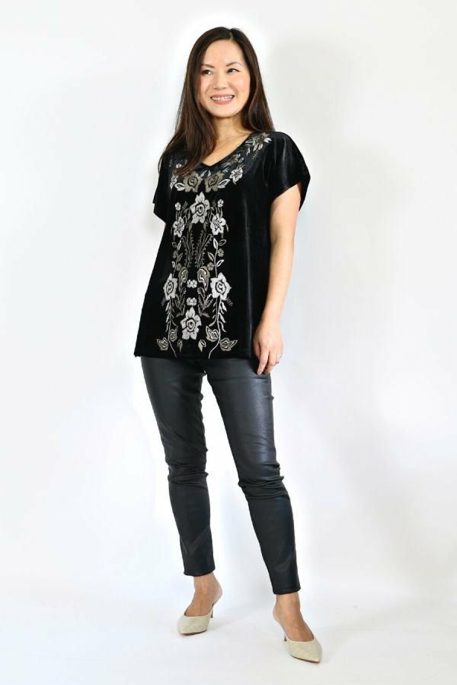 Tops & Sweaters * | Thml Clothing Tops & Sweaters Petite Embroidered Velvet Top(Black)