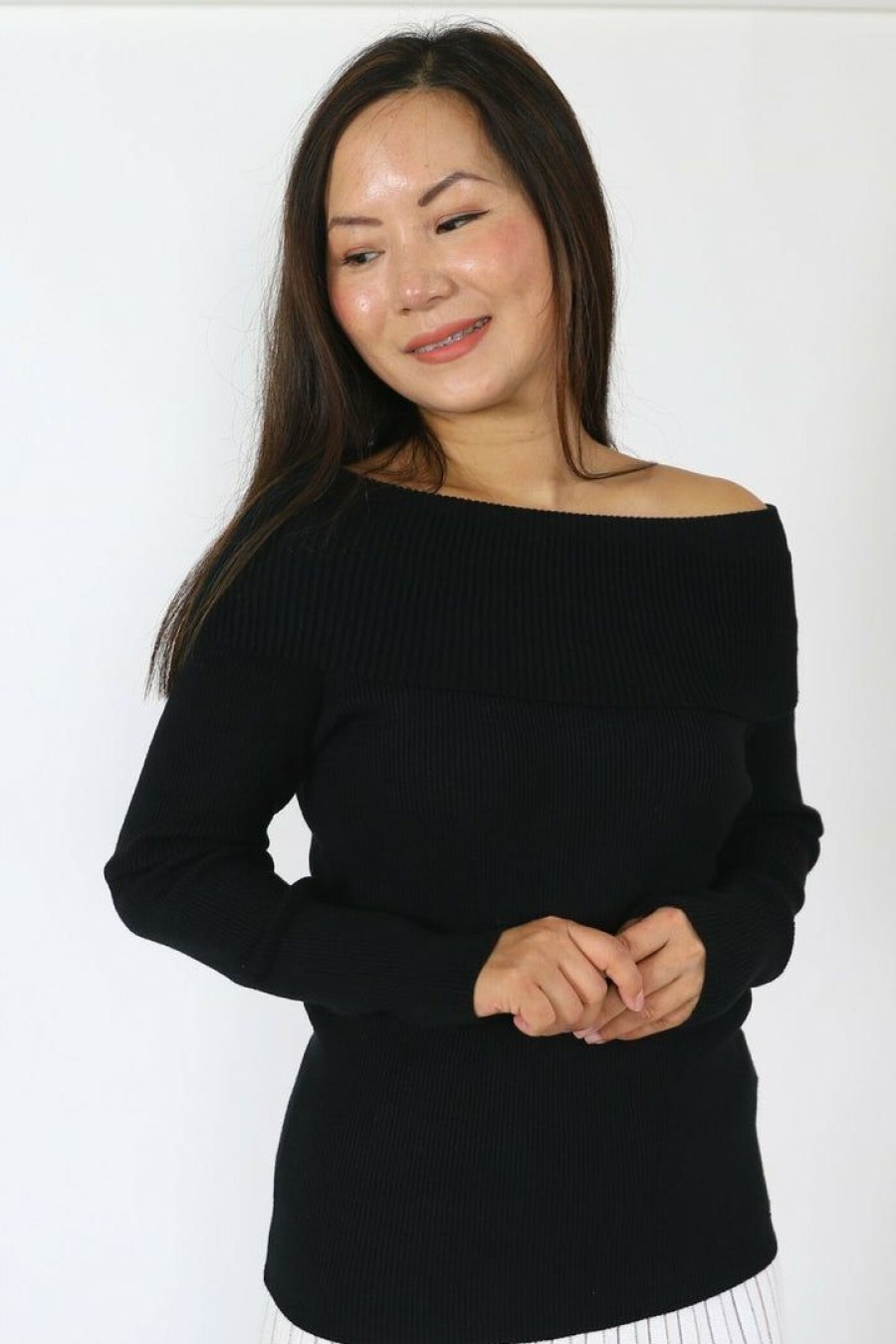 Tops & Sweaters * | Q2 Petite Rib Knit Off-The-Shoulder Sweater (Black) Tops & Sweaters