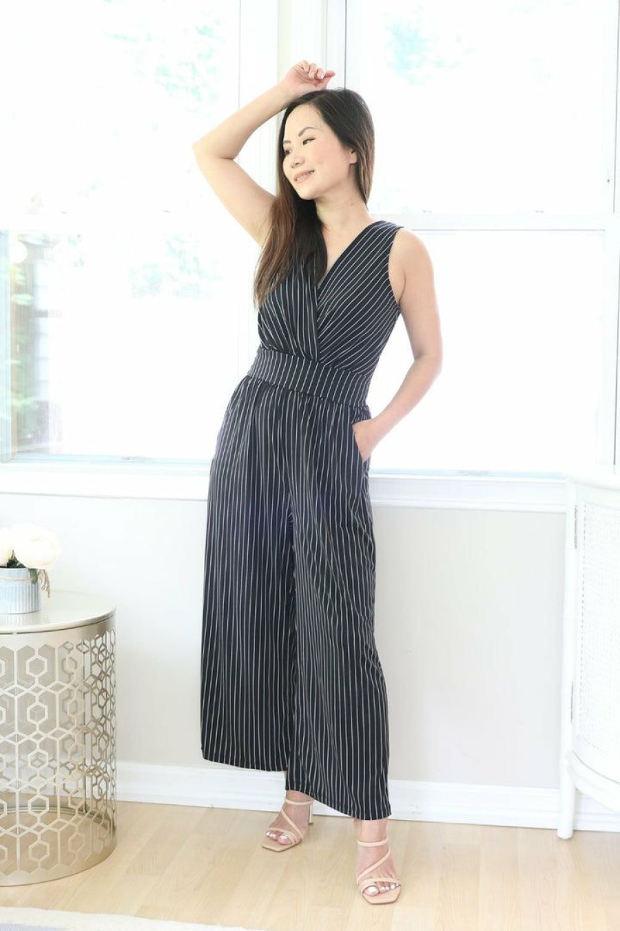 Jumpsuits & Rompers * | Gilli New Arrivals Petite Stripe V Neck Sleeveless Jumpsuit ( Black )