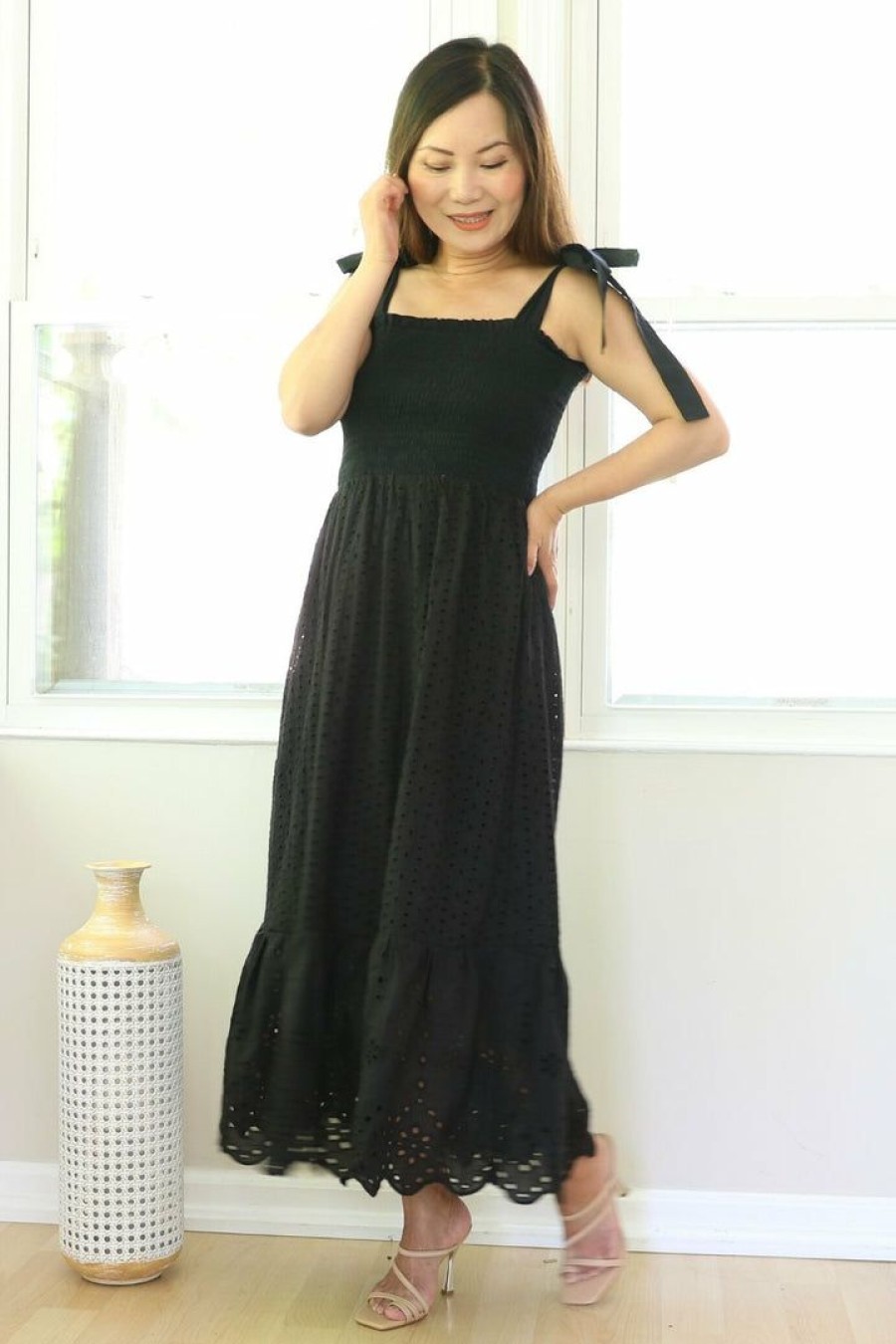 Dresses * | Ee:Some Petite Cotton Eyelet Maxi Dress With Flounce Hem (Black) Dresses