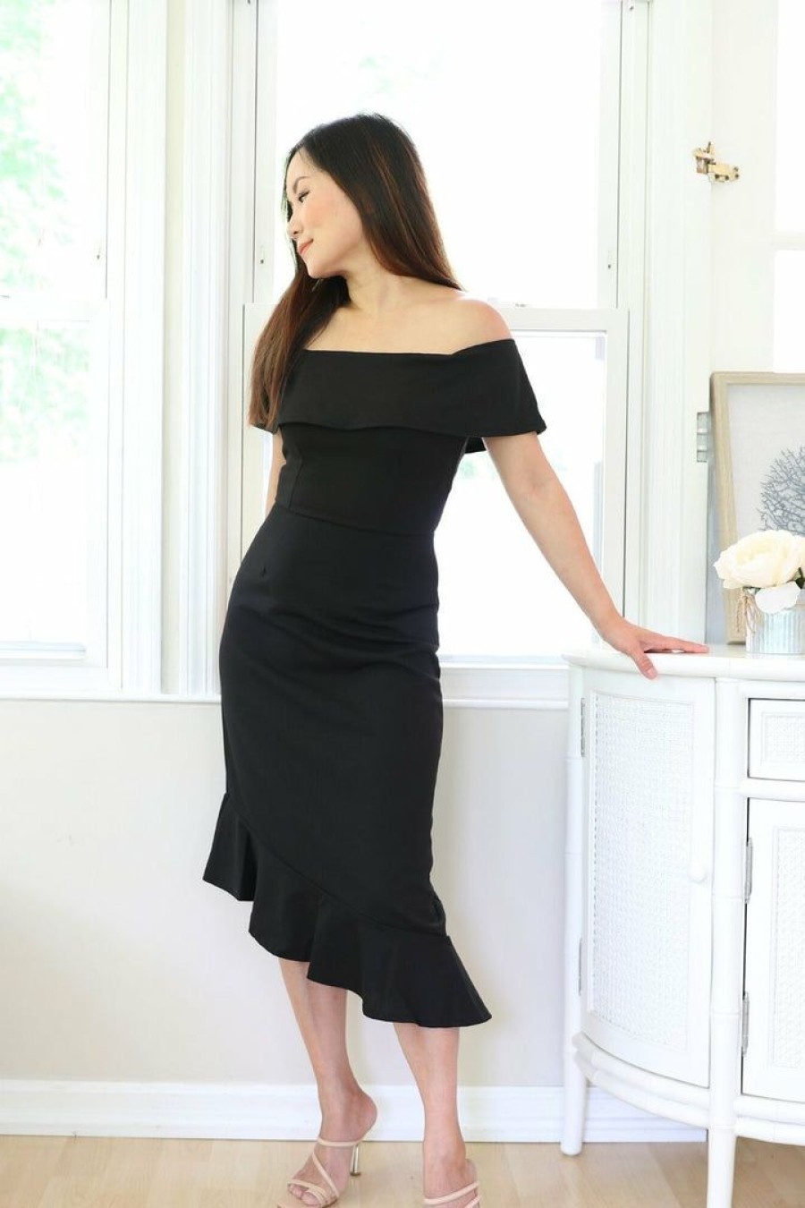 Dresses * | Collective Rack New Arrivals Petite Off The Shoulder Black Midi Dress Flounced Hem (Black)