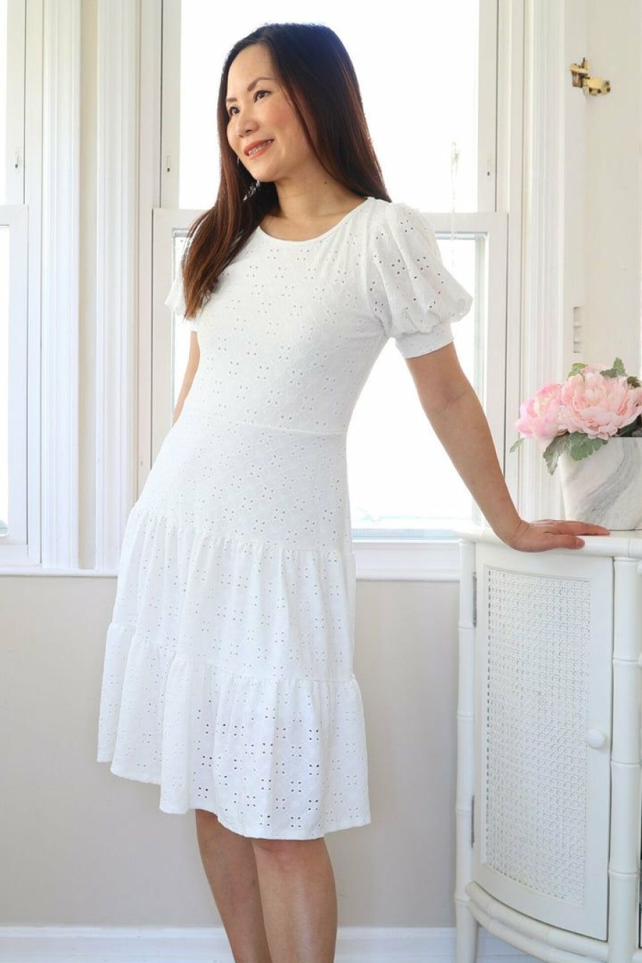 Dresses * | Ii Bianco New Arrivals Petite White Eyelet Dress With Flounced Hem